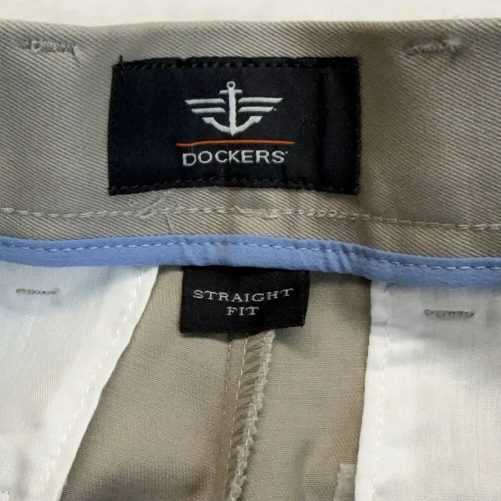 Dockers Original Signature Khaki Pants Men’s Straight Fit No Wrinkles 30x32 New